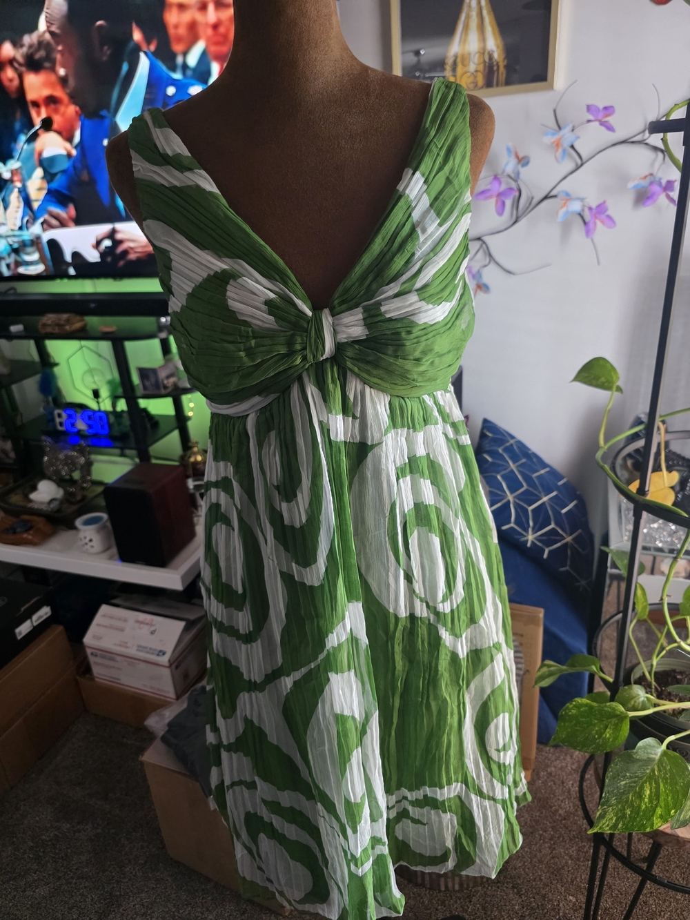 Muse Green and White Knot-Front Midi Dress